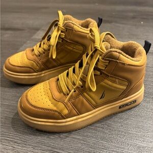 Nautica Tan High-Top Lace up Sneakers  NOIX X – Boys Youth 12 in tan